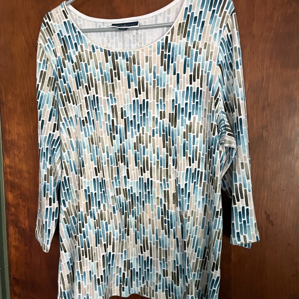 Karen Scott ladies top, size 2x.